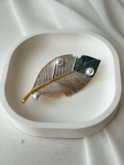 Beyaz - Mavi Renkli İncili Yaprak Broş - 4