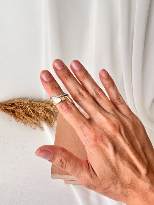 Dalgalı Taş Detaylı Kalın Yüzük - 5