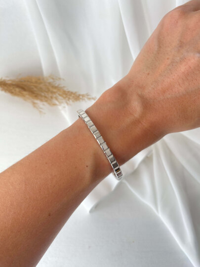 Kare Detaylı Kelepçe  - 2