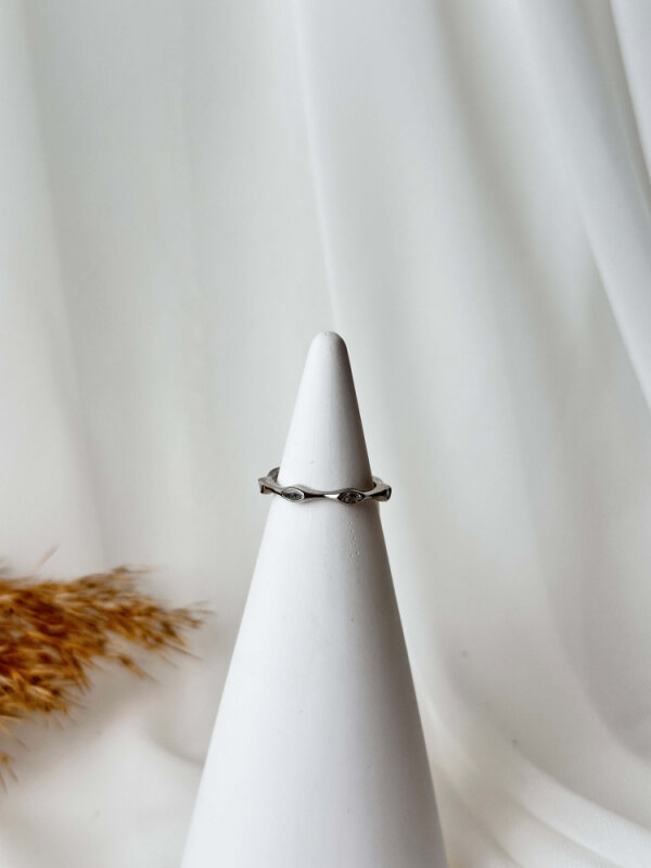 Kemik Görünümlü Taşlı İnce Yüzük - Gümüş - 1