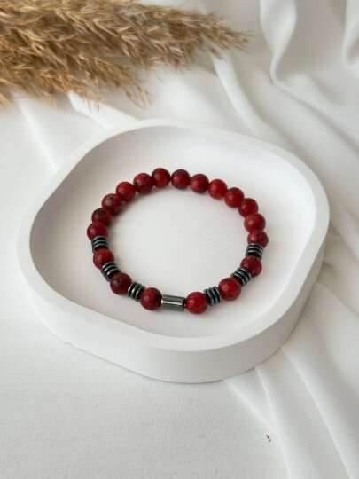 Kırmızı Taşlı Metal Detaylı Bileklik