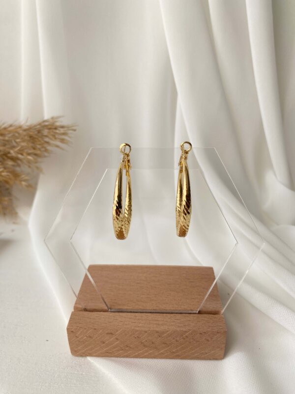 Lazer Detaylı Orta Boy Halka Küpe  - 2