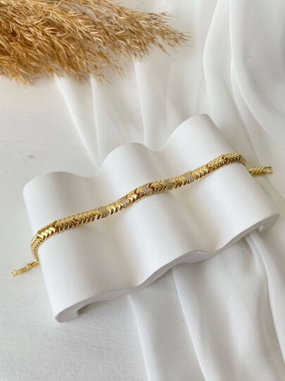 Ortası Taş Detaylı Kılçık Model Bileklik