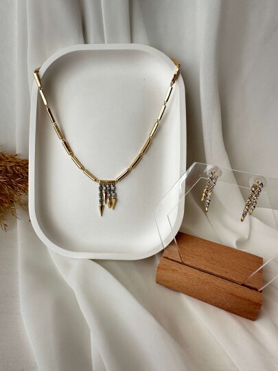 Ortası Taş Sallantılı Choker Kolye - 4