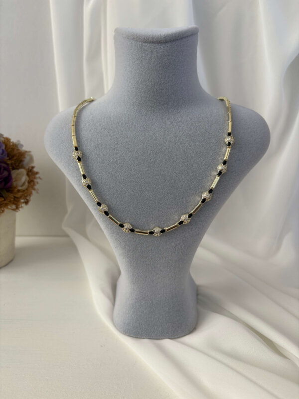 Özel Seri Geometrik Desenli Siyah - Gold Kolye  - 1