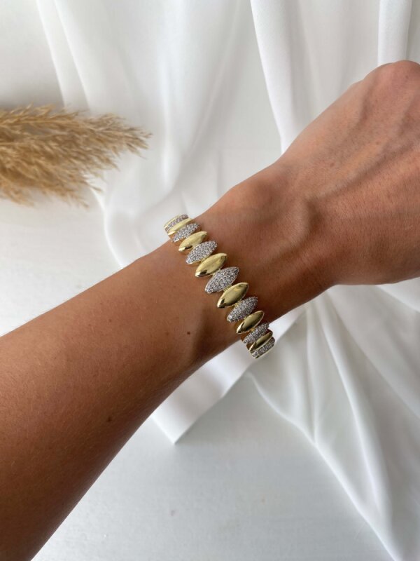 Özel Seri Mekik Desenli ve Taşlı Kelepçe - 2