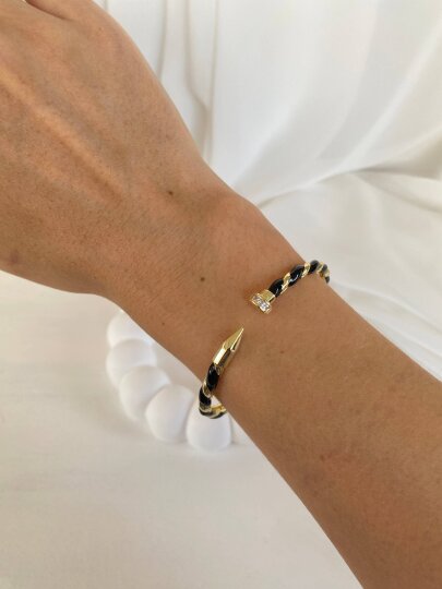 Siyah - Gold Renkli Çivi Model Kelepçe - 2