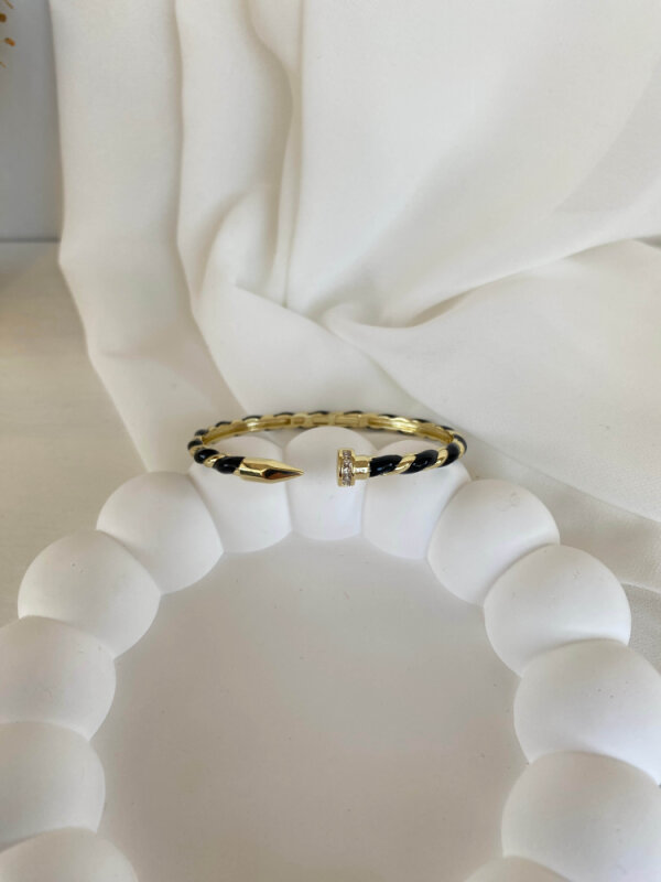 Siyah - Gold Renkli Çivi Model Kelepçe - 1