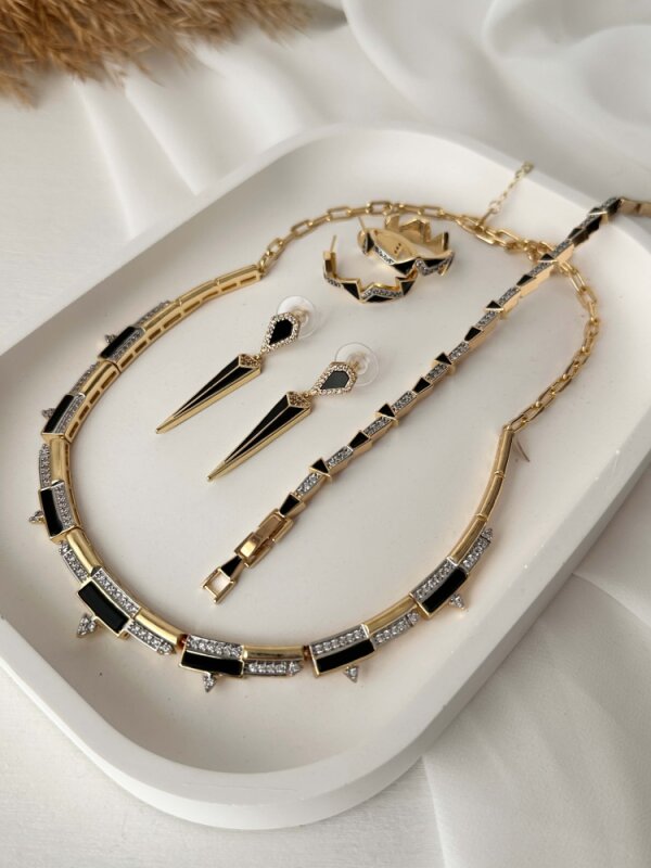 Siyah Üçgen Taş Detaylı Halka Küpe - 6