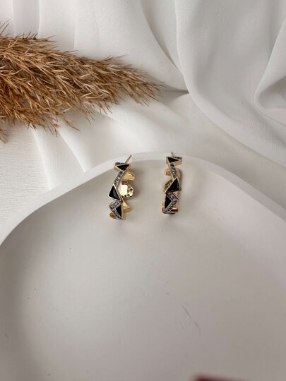 Siyah Üçgen Taş Detaylı Halka Küpe - 4