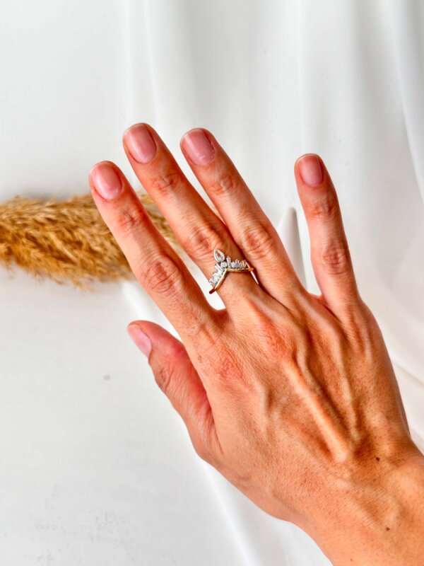 Taç Şekilli Taşlı Yüzük - 2