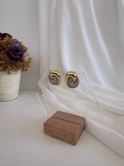 Taşlı İç Geçmeli Yuvarlak Küpe