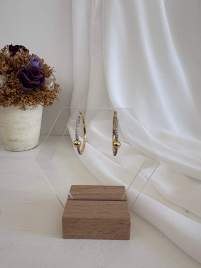 Tek Toplu Taş Sıralı Halka Küpe