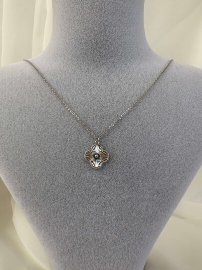 Tekli Yonca Kolye - Gümüş Renk - 2