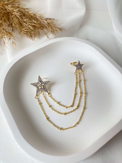 Yıldızlı Zincirli Kıkırdak Detaylı Küpe 